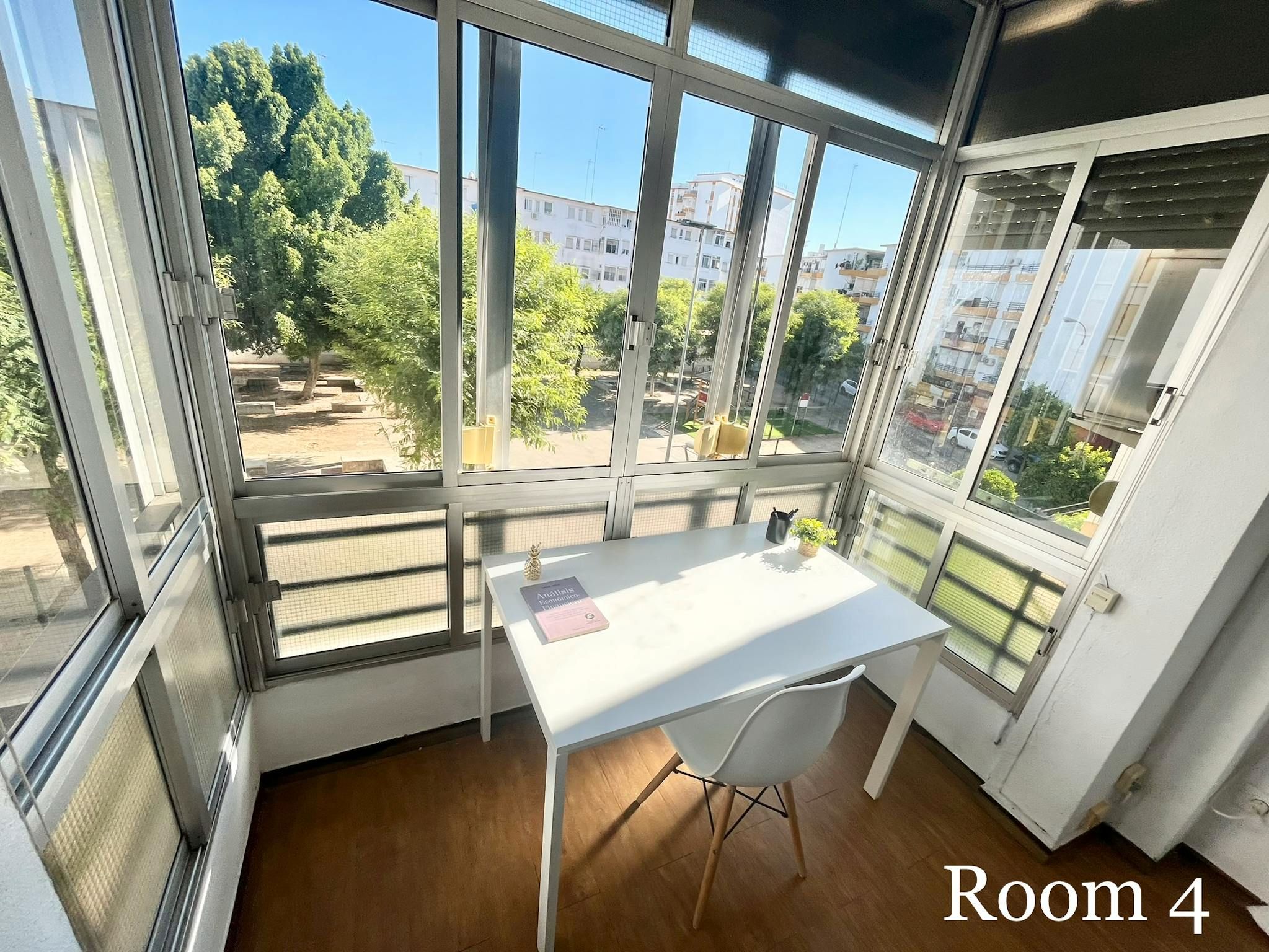 Flat to share in  Sevilla Capital  with Air Conditioner, Furnished and Washing machine