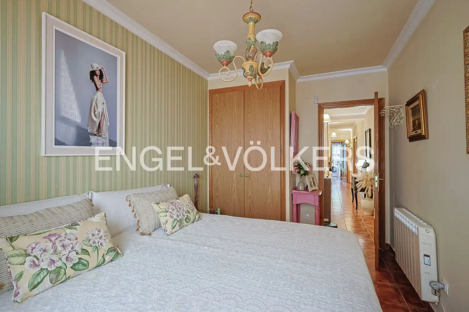 Habitación de Piso en venta en Navajas con Calefacción, Terraza y Amueblado