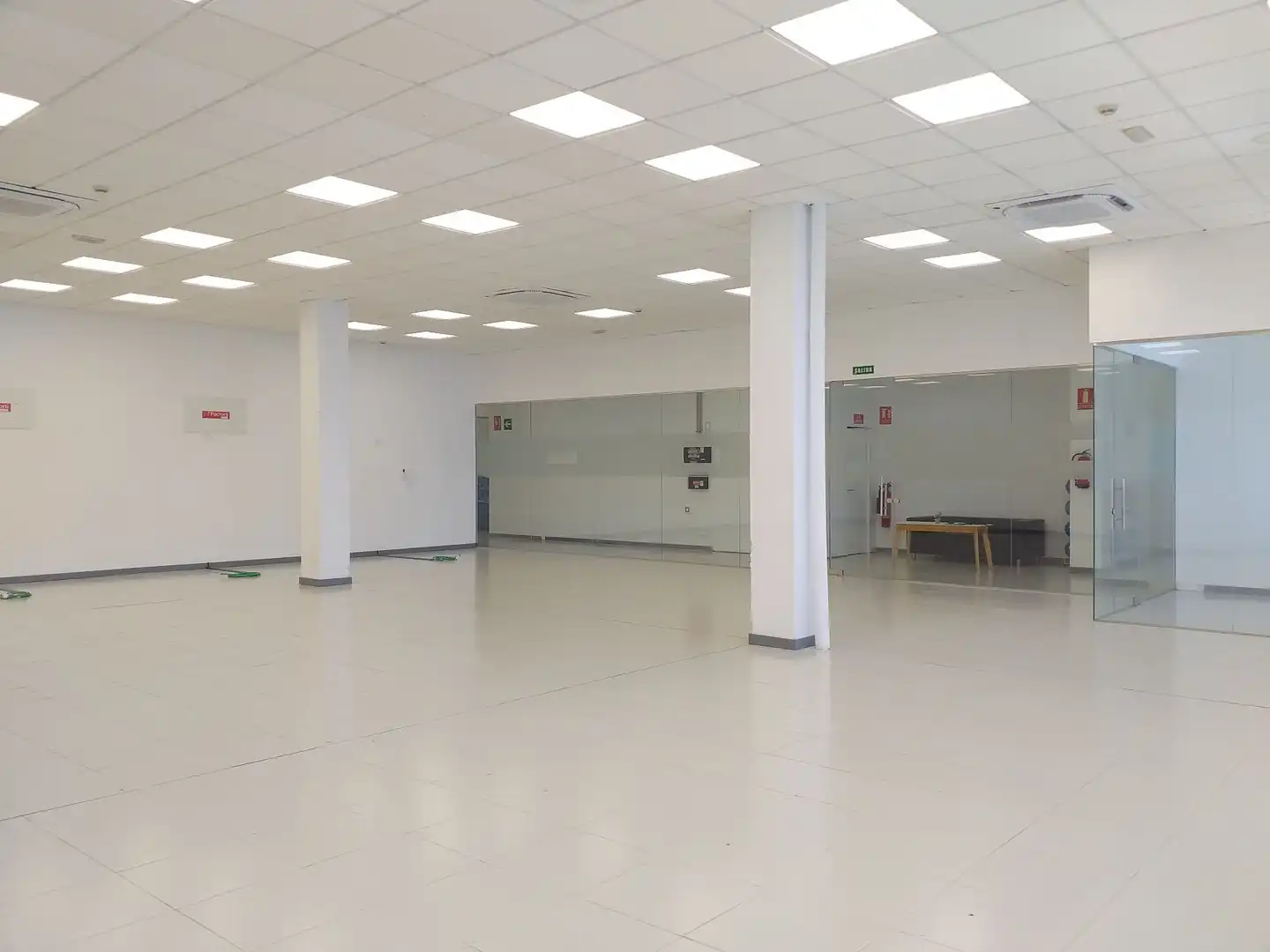 Office for rent in Acorán