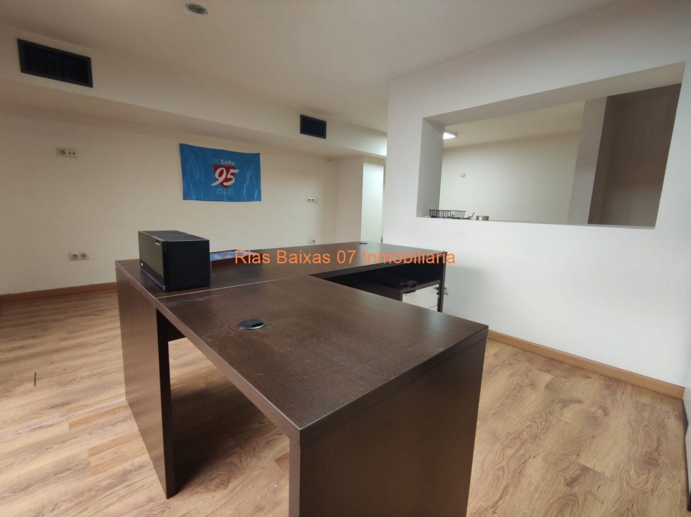 Office to rent in Vigo   with Air Conditioner