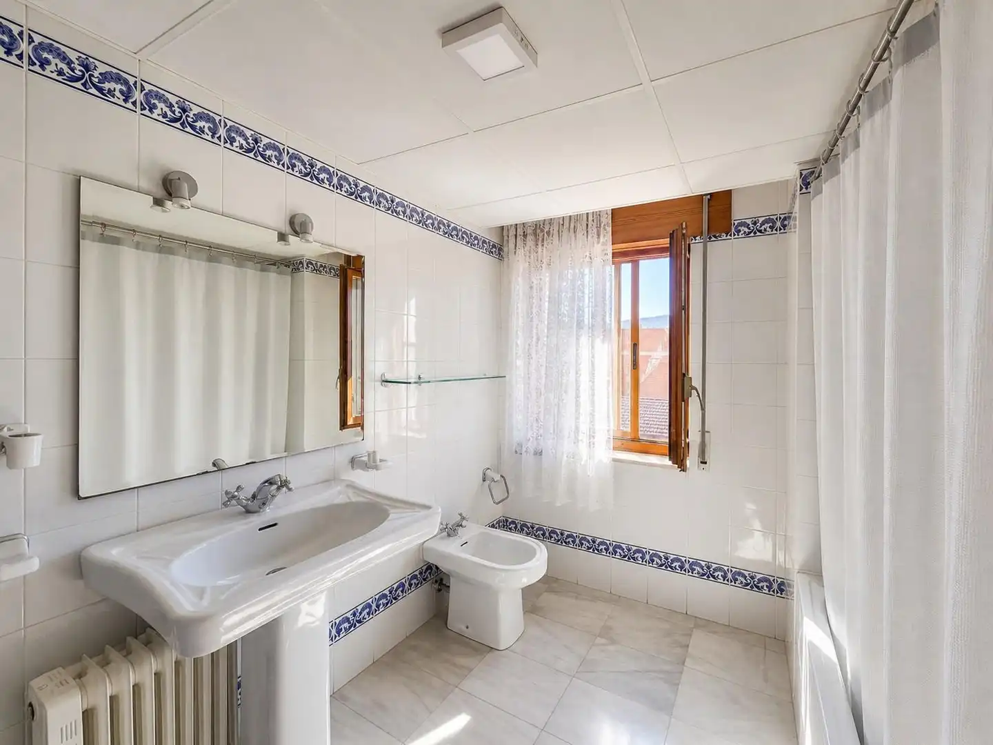 Bathroom of Attic for sale in Plasencia  with Heating, Terrace and Storage room