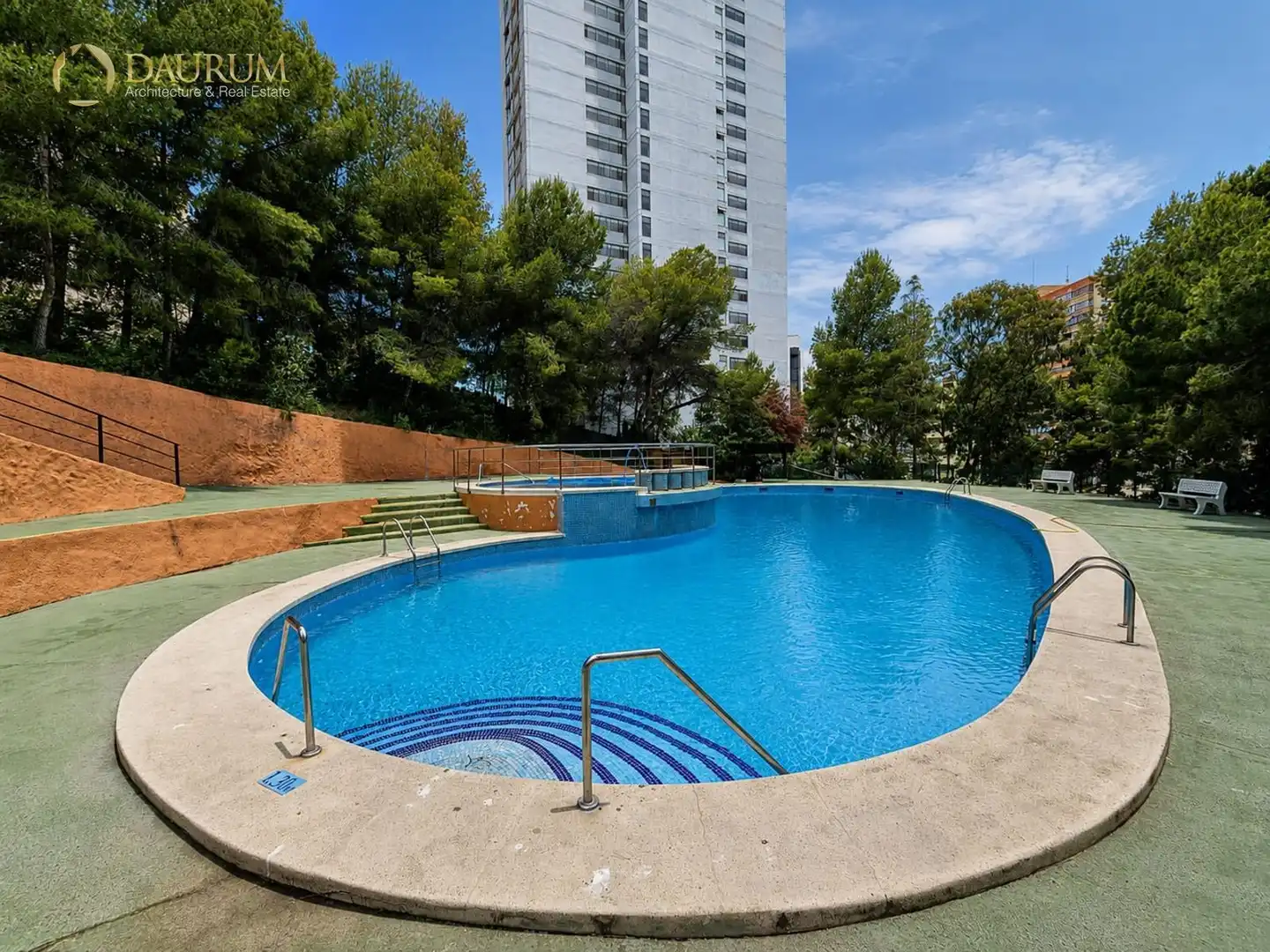 Swimming pool of Flat for sale in Benidorm  with Air Conditioner, Terrace and Swimming Pool