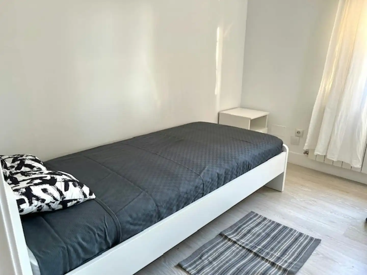 Bedroom of Flat for share in Madrid  with Heating and Washing machine