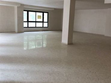 Local comercial de lloguer a Piscinas