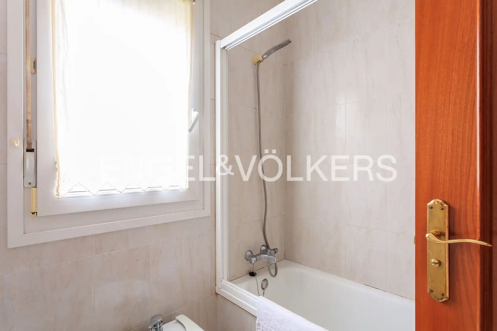 Baño de Casa o chalet en venta en Castro-Urdiales con Calefacción, Jardín privado y Terraza