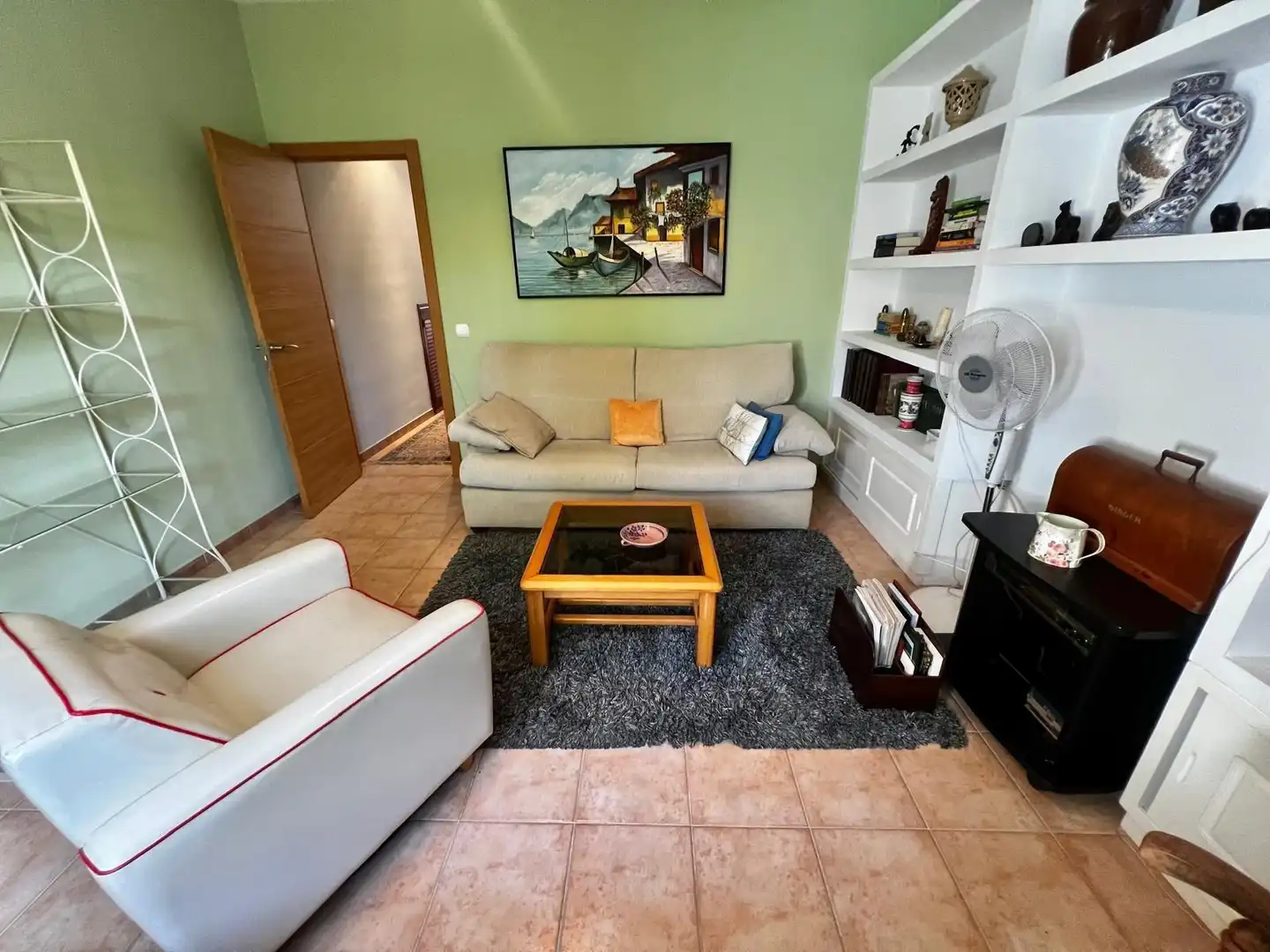 Sala d'estar de Casa o xalet en venda en Málaga amb Aire condicionat, Calefacció i Jardí privat