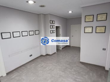 Locale commerciale in affitto a Martos