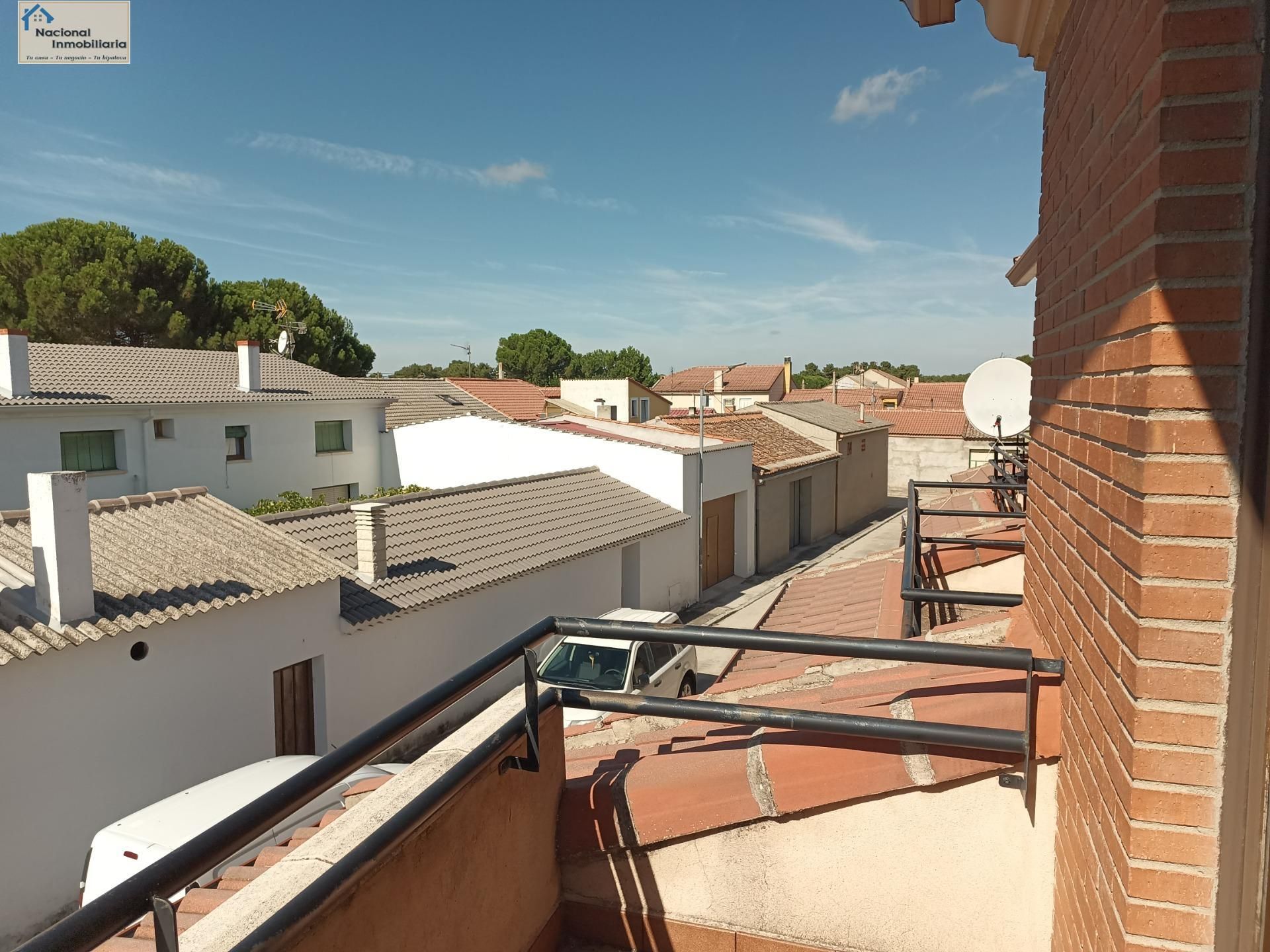 Exterior view of Single-family semi-detached for sale in Navas de Oro  with Heating, Private garden and Terrace