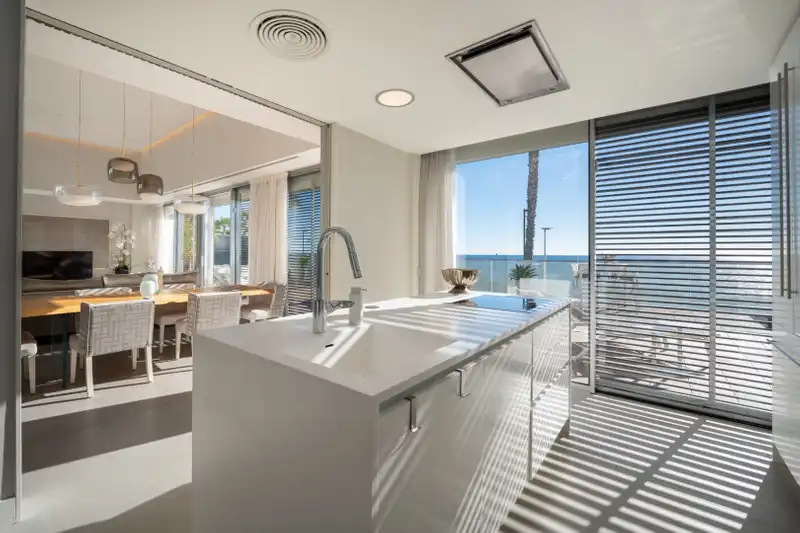 Cocina de Casa o chalet de alquiler en Estepona con Aire acondicionado, Calefacción y Jardín privado