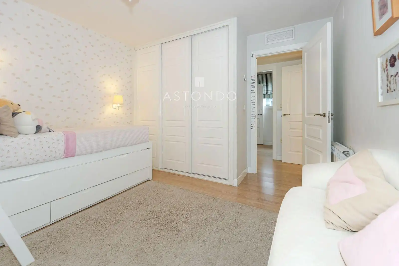 Bedroom of Flat for sale in Hortaleza