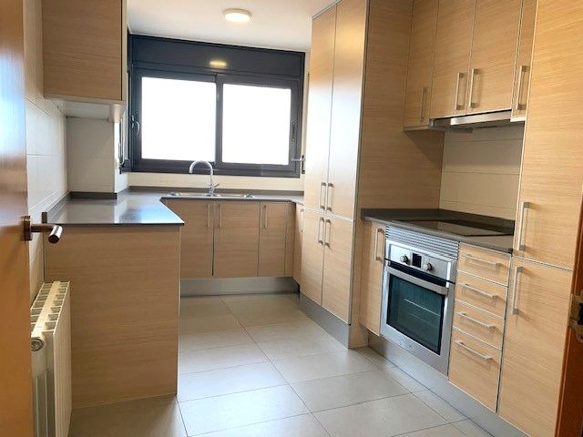 Cuina de Pis en venda en Badalona amb Aire condicionat, Calefacció i Terrassa