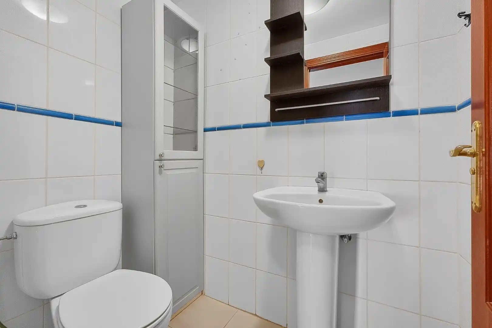 Bathroom of Apartments for sale in La Camella