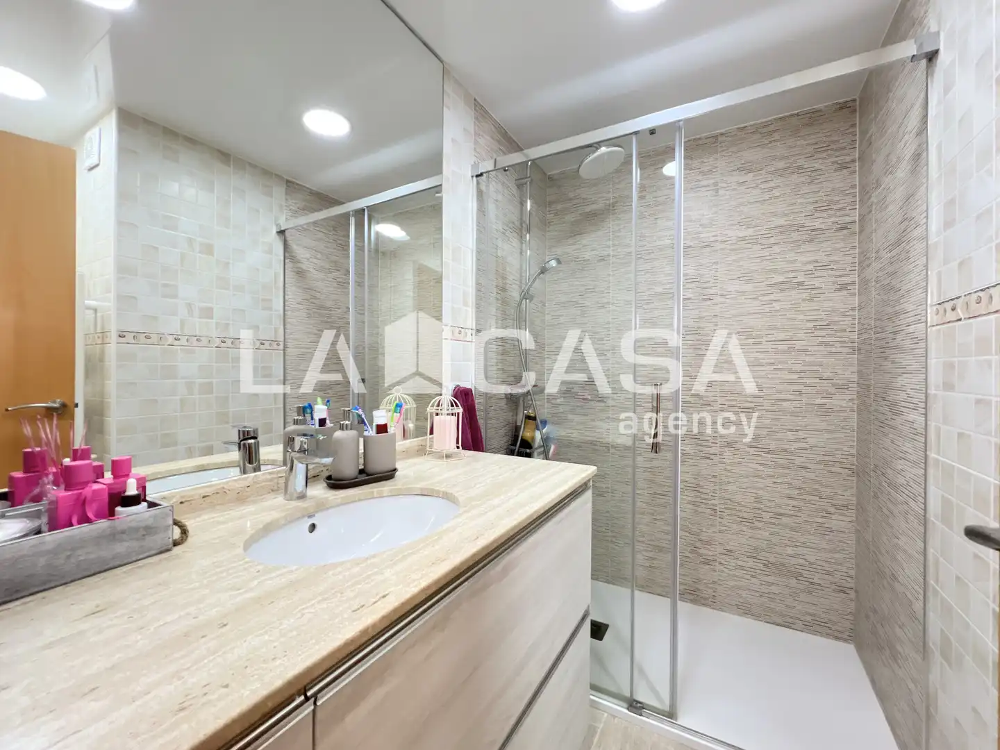 Baño de Piso en venta en Badalona con Calefacción y Balcón