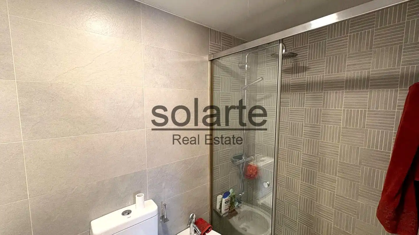 Baño de Piso en venta en L'Hospitalet de Llobregat con Aire acondicionado y Parquet