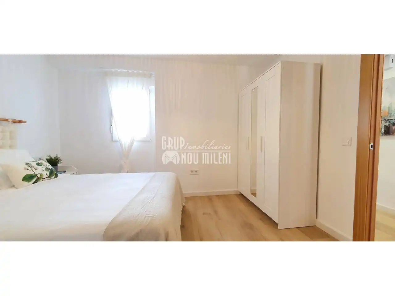 Habitación de Piso en venta en Silla con Amueblado y Balcón