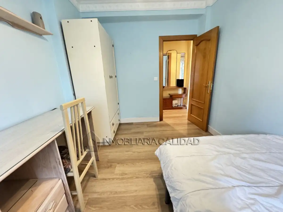Schlafzimmer von Wohnung zur Miete in Burgos mit Heizung und Möbliert