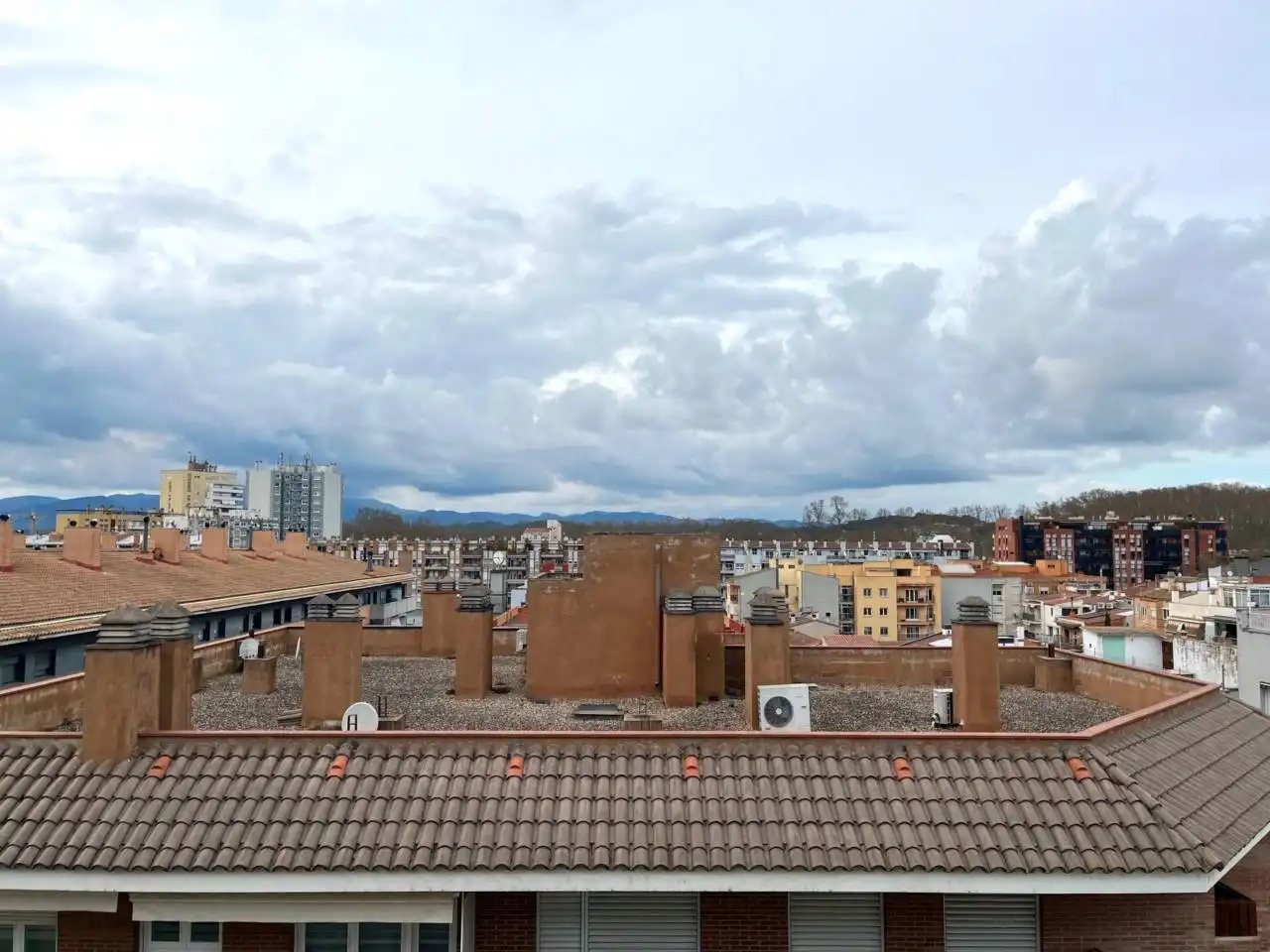Vista exterior de Piso en venta en Girona con Calefacción, Terraza y Amueblado