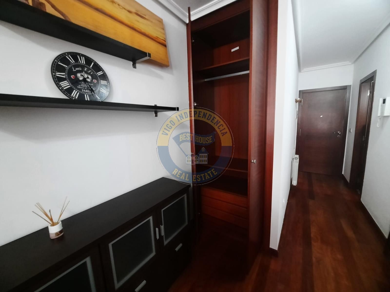 Estudi en venda en Vigo  amb Calefacció, Parquet i Terrassa