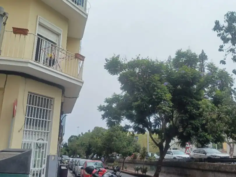 Außenansicht von Wohnung zur Miete in Las Palmas de Gran Canaria mit Möbliert, Waschmaschine und Mikrowelle