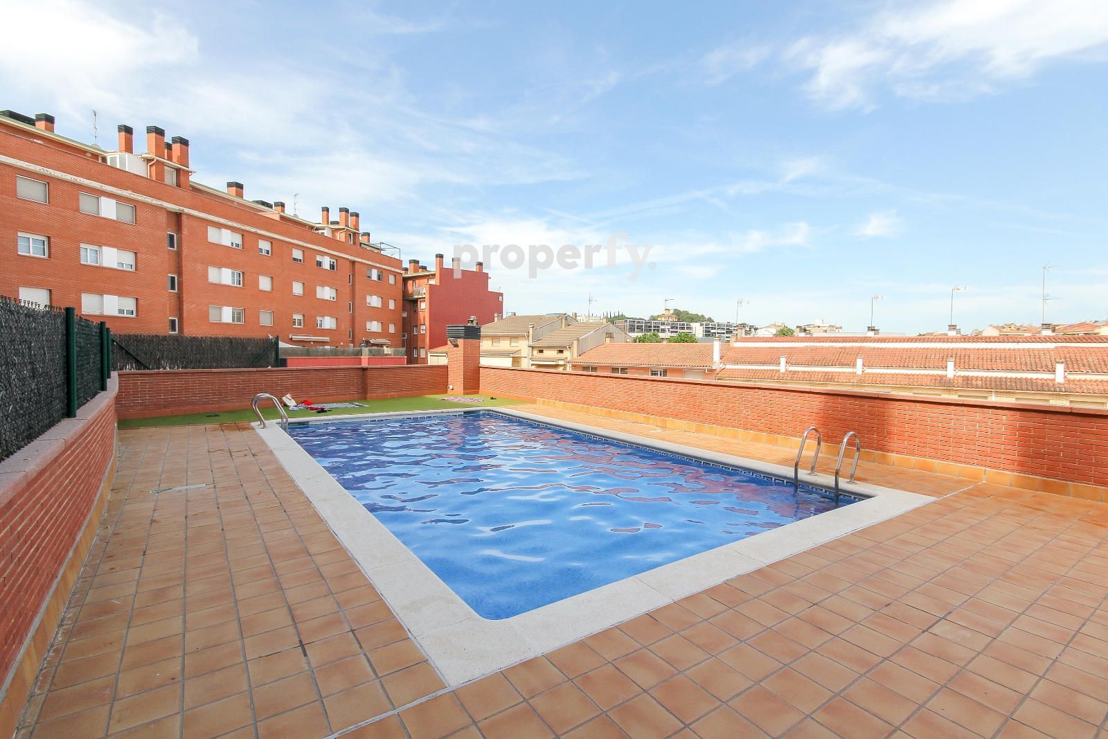 Swimming pool of Flat for sale in Manresa  with Heating, Parquet flooring and Terrace