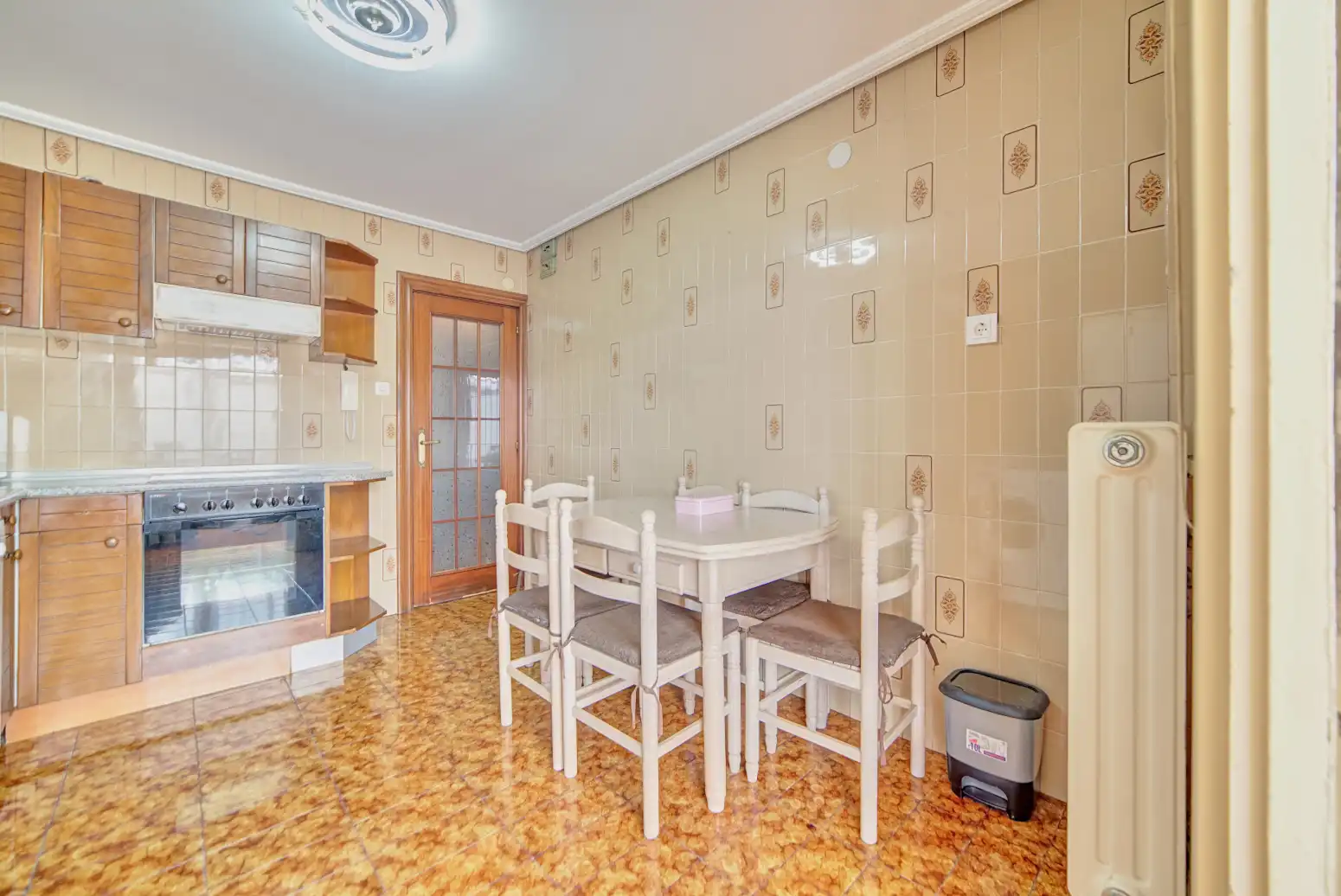Cuina de Pis en venda en  Pamplona / Iruña amb Calefacció, Parquet i Terrassa