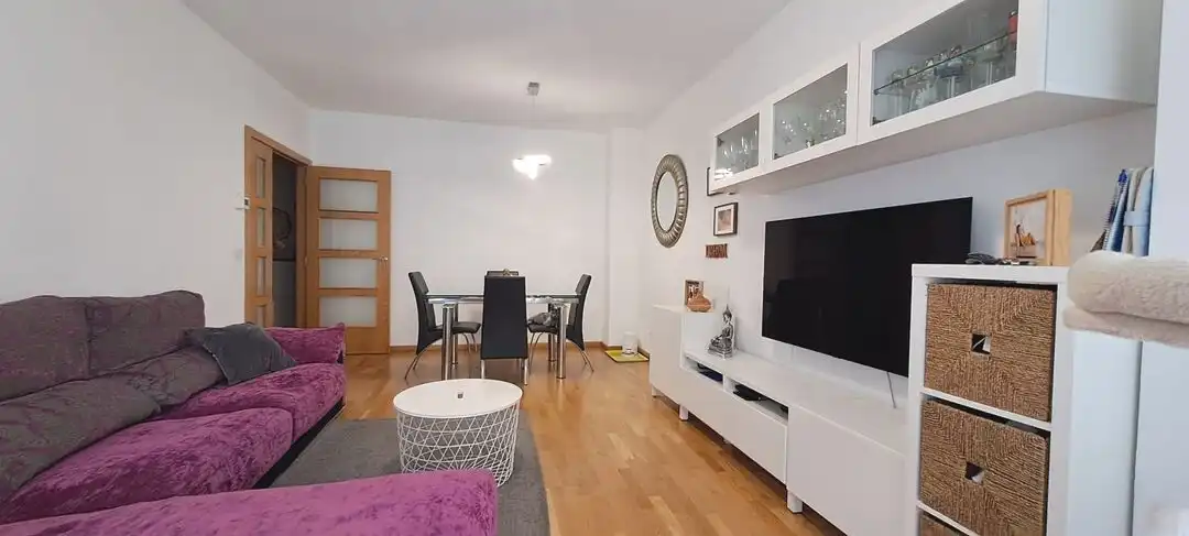 Sala de estar de Piso en venta en Vitoria - Gasteiz con Calefacción, Trastero y Amueblado