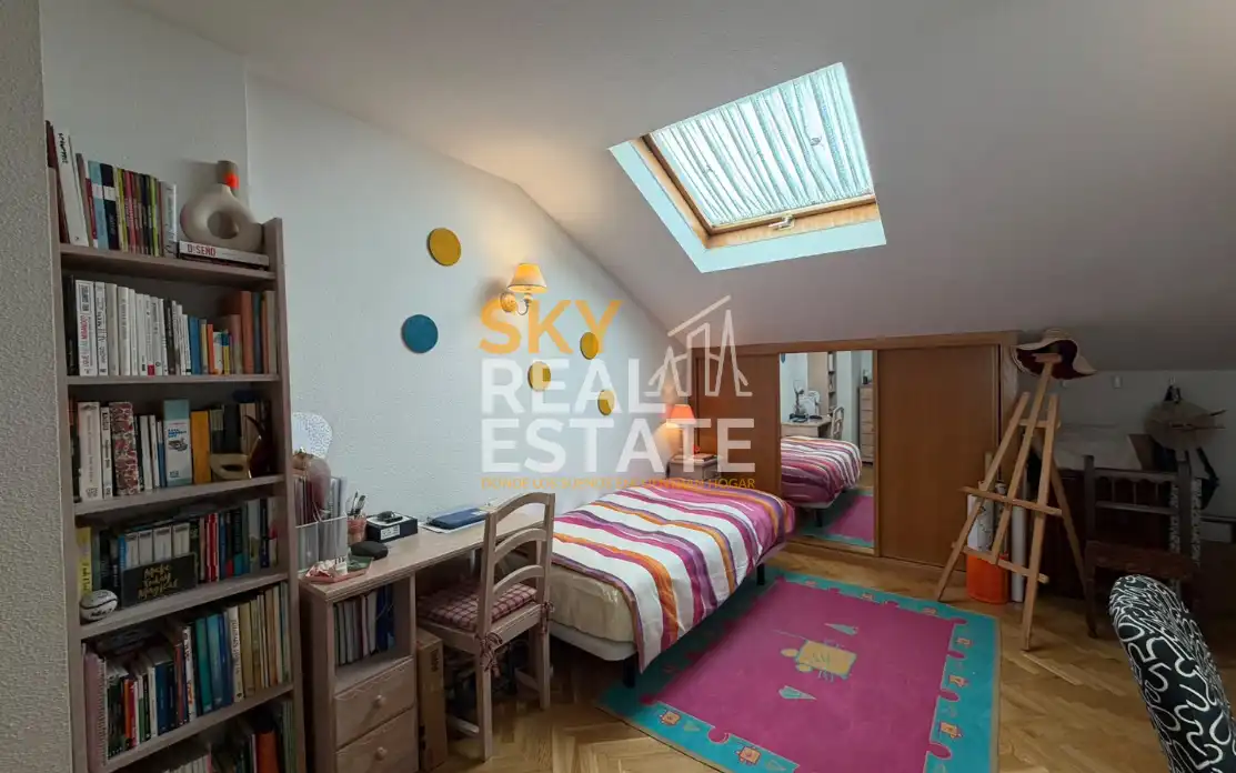 Schlafzimmer von Dachboden zum Verkauf in Centro