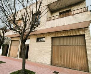 Vista exterior de Casa o xalet en venda en Vitoria - Gasteiz amb Calefacció i Terrassa