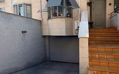 Aparcament de Casa o xalet en venda en Leganés amb Aire condicionat, Calefacció i Jardí privat