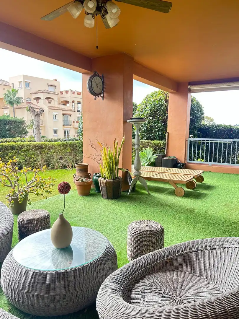 Terraza de Casa adosada en venta en Estepona con Aire acondicionado, Jardín privado y Amueblado
