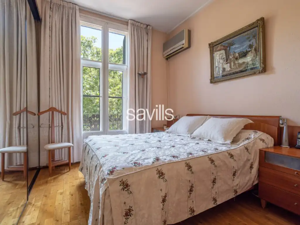Dormitori de Apartament en venda en Barcelona amb Aire condicionat, Terrassa i Balcó