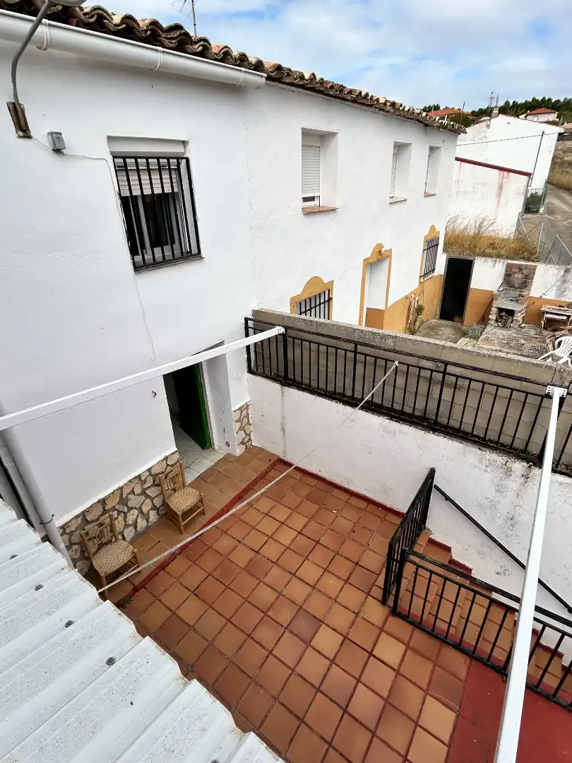 Vista exterior de Casa o chalet en venta en El Valle de Altomira con Amueblado, Horno y Lavadora