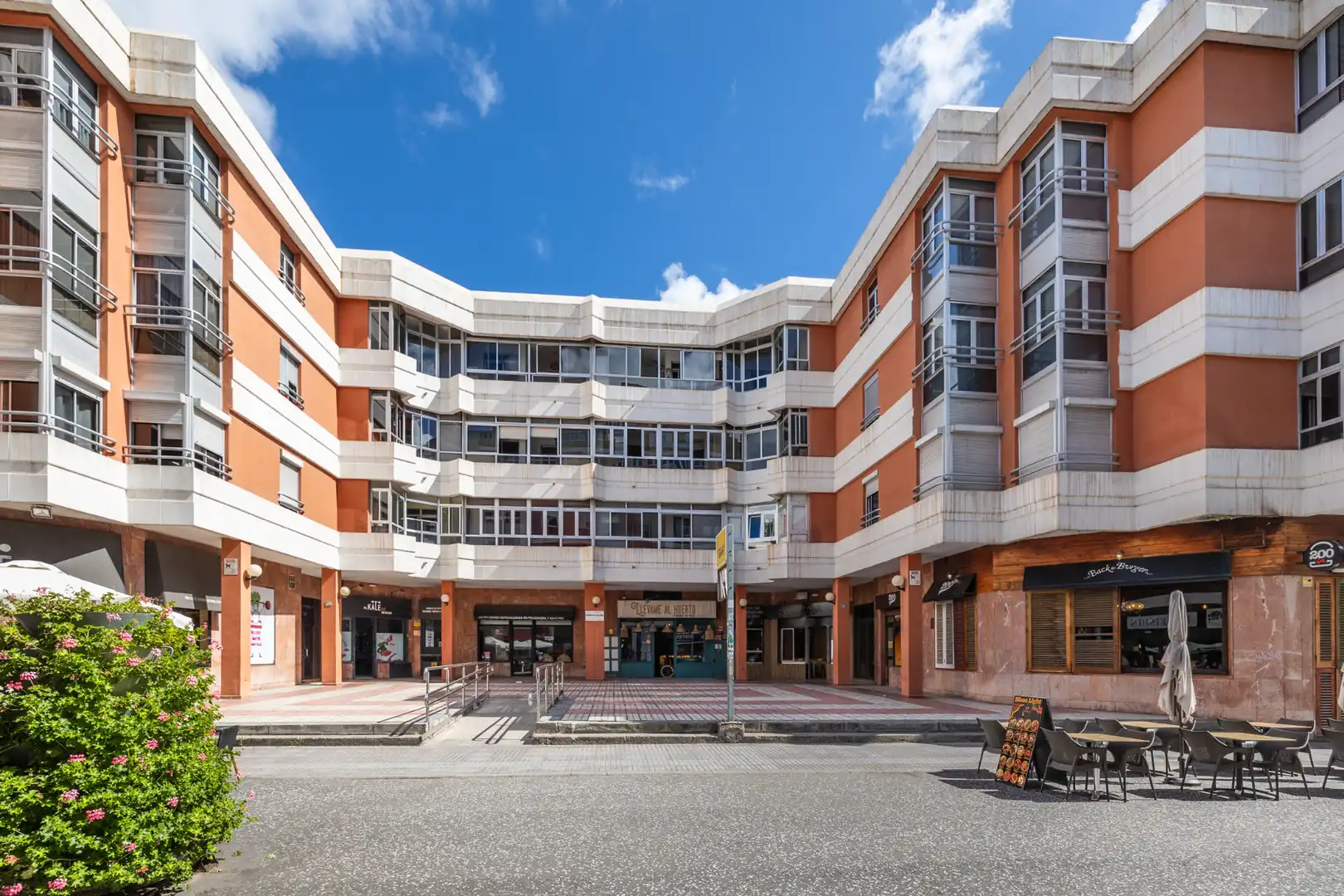 Vista exterior de Piso en venta en Las Palmas de Gran Canaria con Balcón