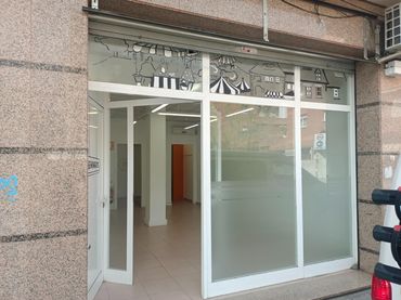 Local comercial en alquiler en Carrer DOCTOR KLEIN