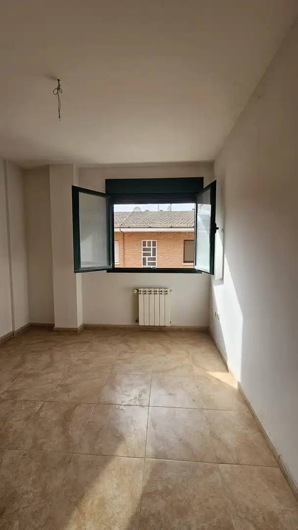 Habitación de Piso en venta en Torrijos con Calefacción, Terraza y Trastero