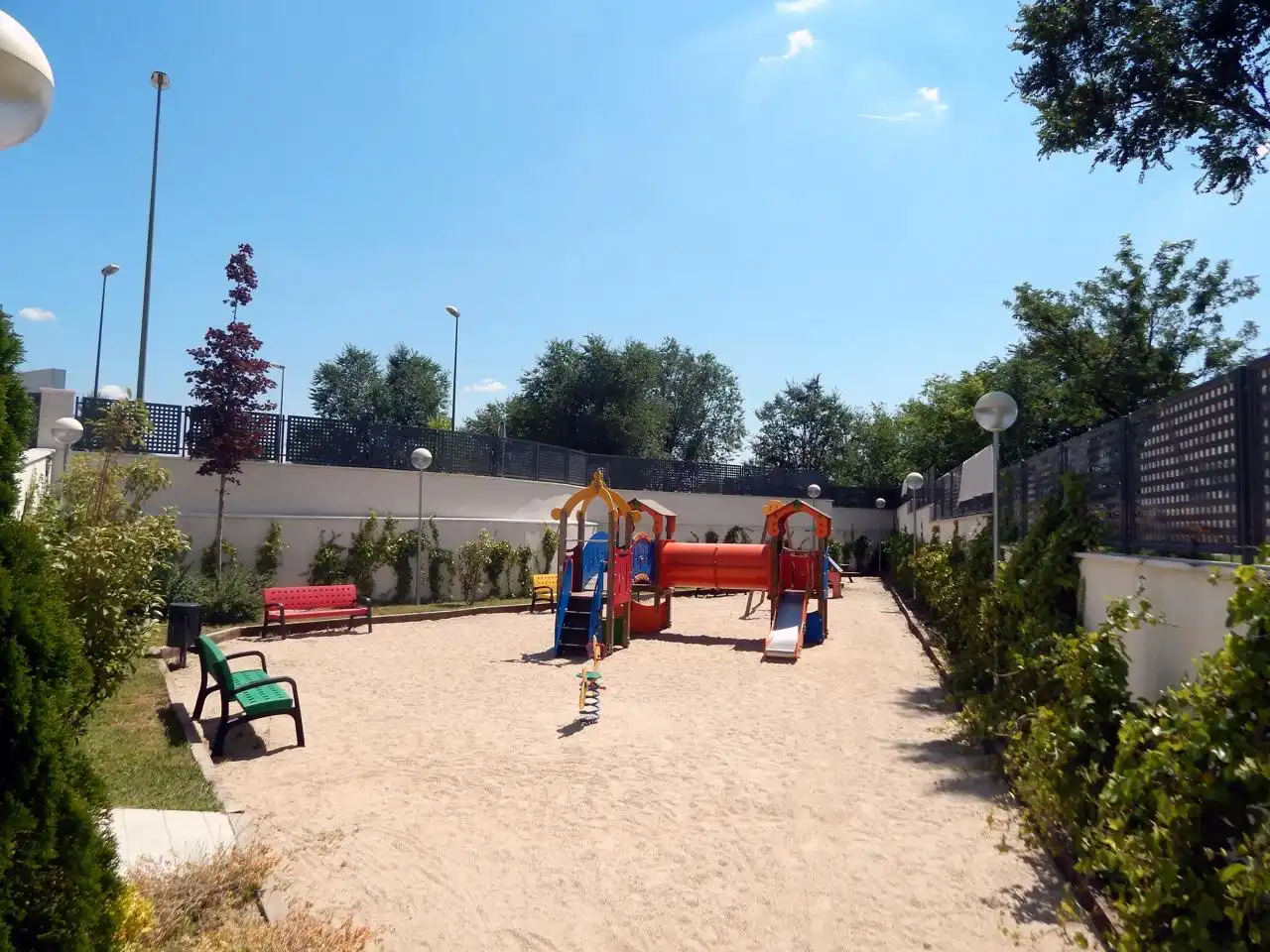 Parking de Piso en venta en Madrid con Aire acondicionado, Calefacción y Jardín privado