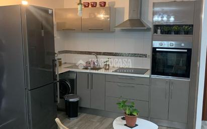 Kitchen of Flat for sale in  Zaragoza Capital  with Heating