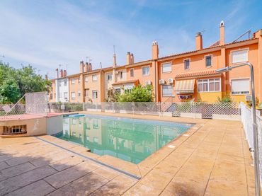 Maison mitoyenne avec piscine à vendre à Camino Camino Gabia