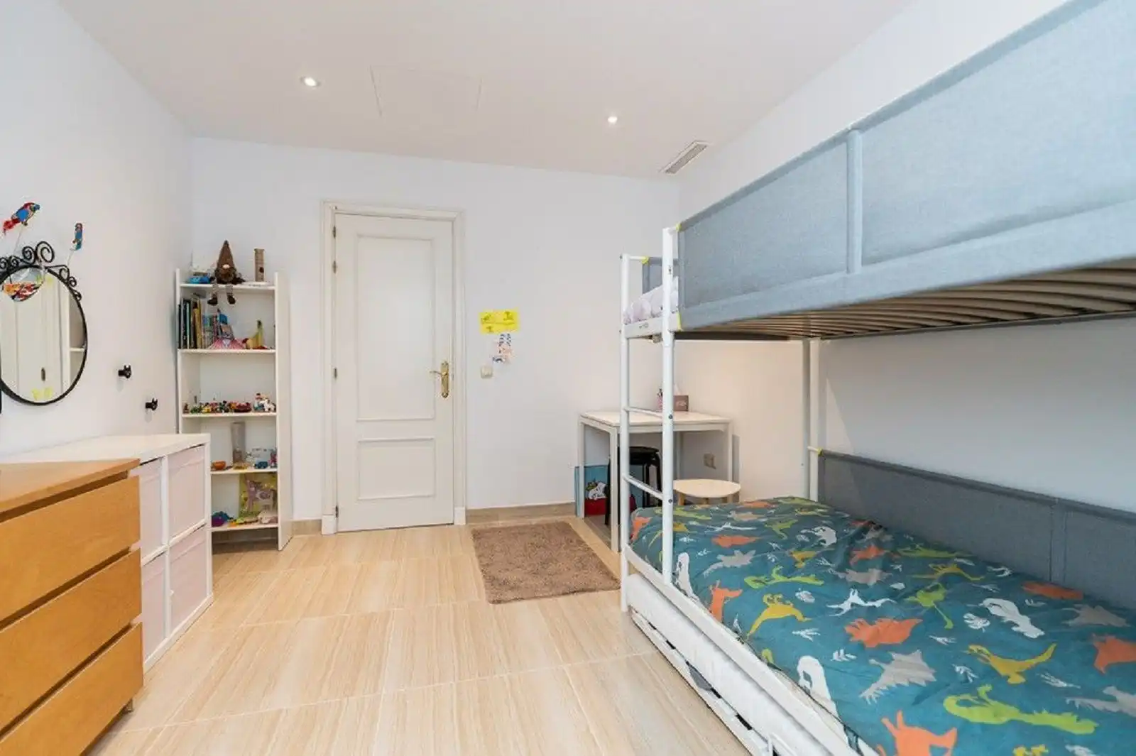 Dormitori de Apartament en venda en Marbella amb Aire condicionat, Terrassa i Piscina