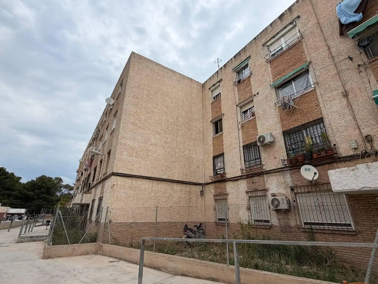Vista exterior de Apartamento en venta en Alicante / Alacant con Alarma