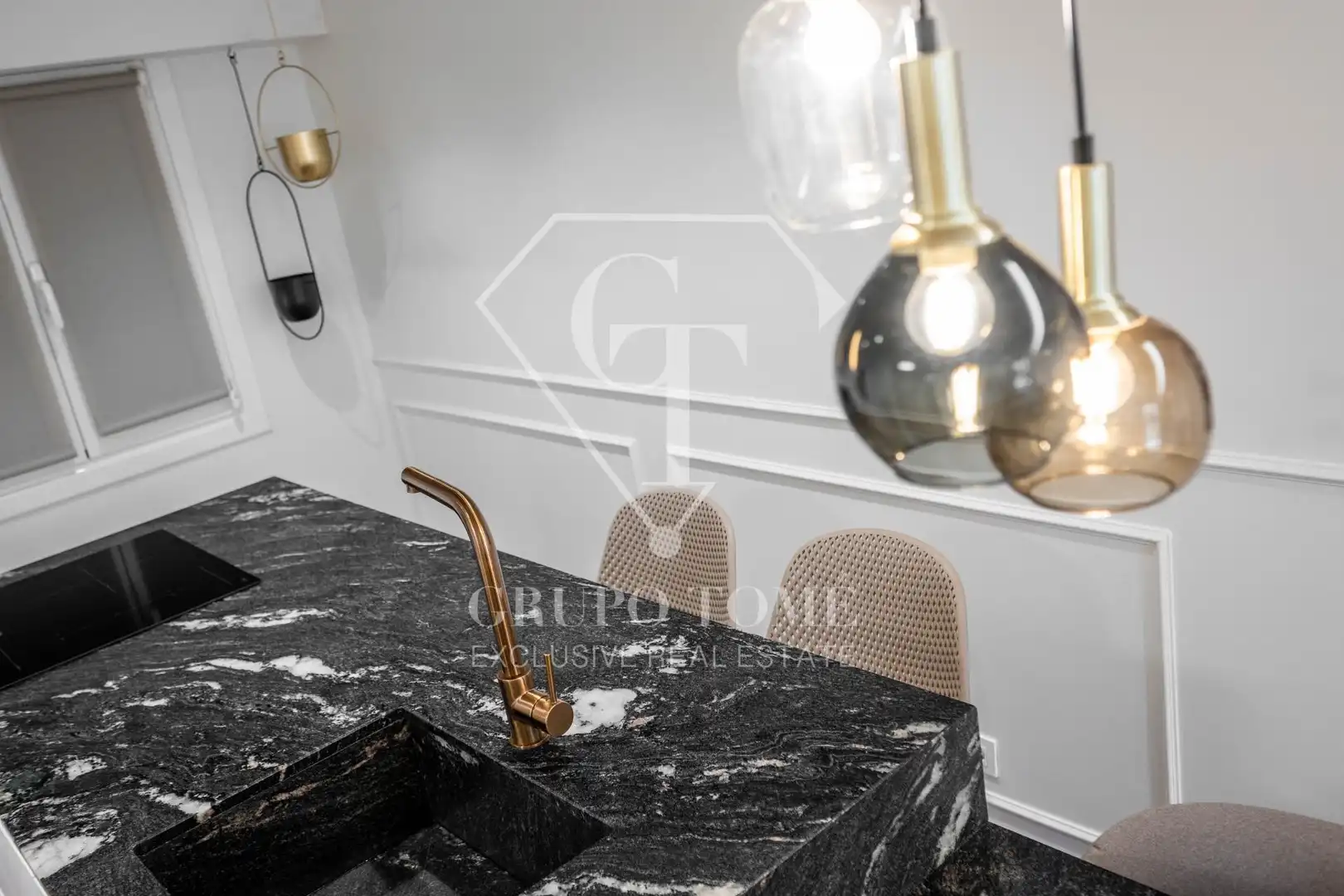 Baño de Piso en venta en Donostia - San Sebastián  con Calefacción y Balcón