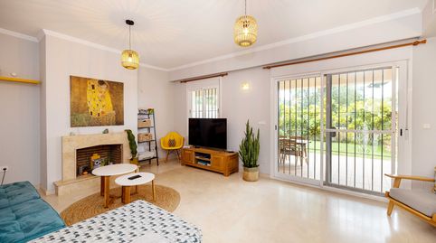 Foto 2 de Casa adosada en venta en Calle la Hacienda, El Rosario - Ricmar, Marbella