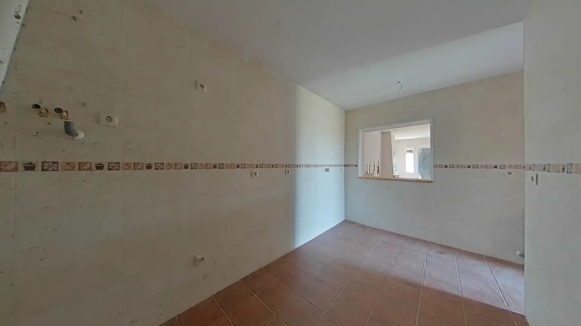 Cuina de Casa adosada en venda en Castillejo de Mesleón amb Jardí privat