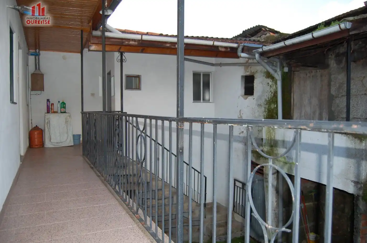 Houses for sale in San Cibrao das Viñas  with Balcony