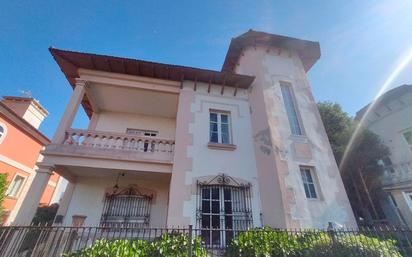 Vista exterior de Casa o xalet en venda en A Coruña Capital  amb Jardí privat i Traster