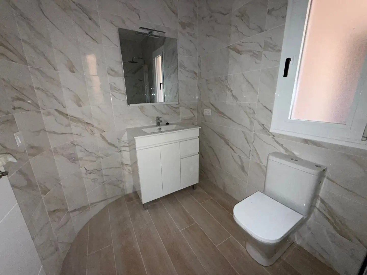 Baño de Ático en venta en Tomelloso con Calefacción, Terraza y Balcón