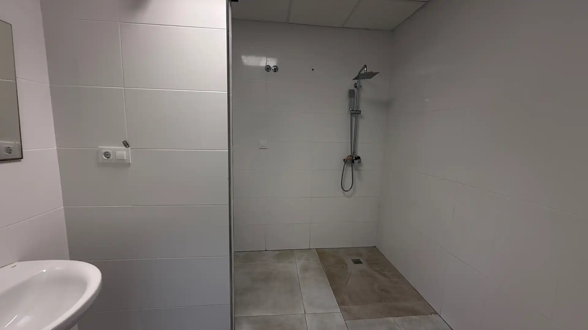 Baño de Piso en venta en Águilas con Trastero, Lavadora y TV