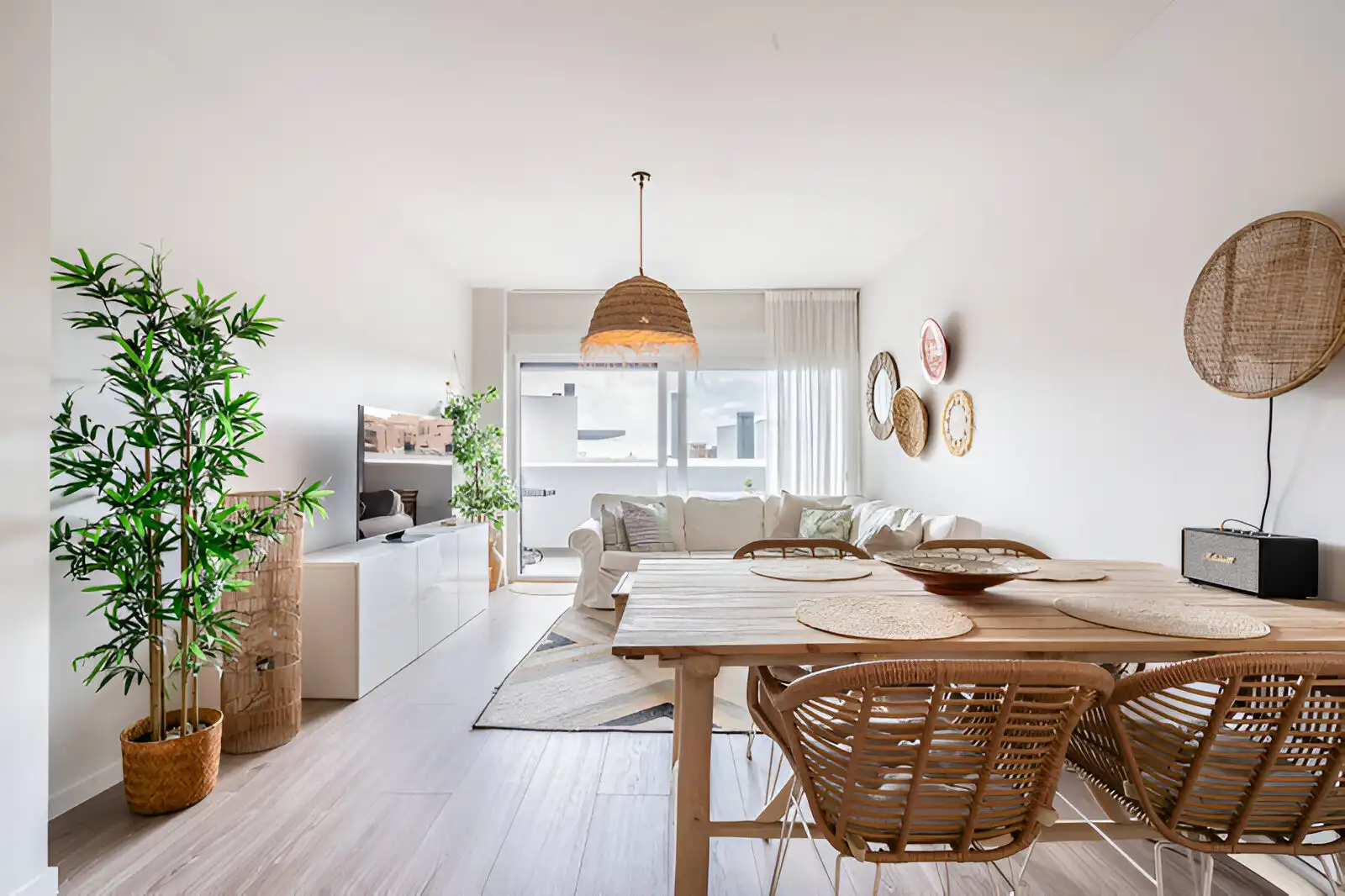 Apartment with pool for sale in Estepona Pueblo