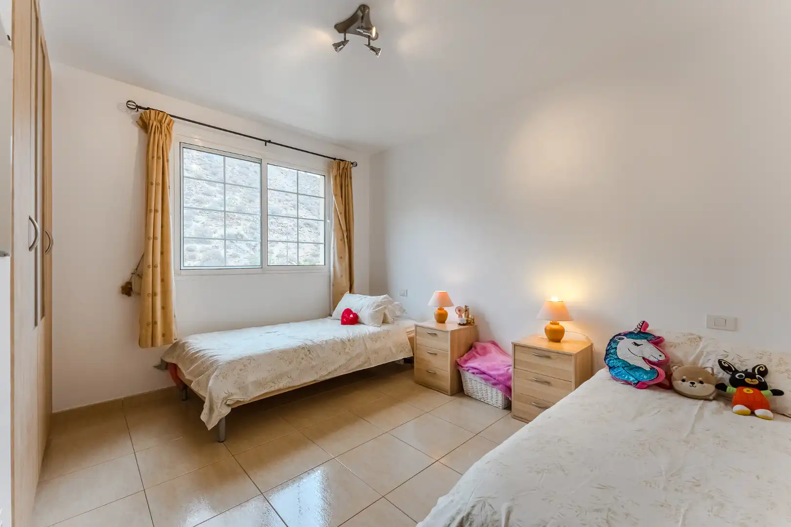 Habitación de Piso en venta en Arona con Terraza, Amueblado y Horno