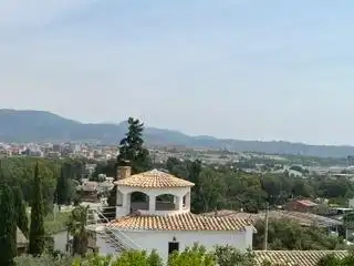Vista exterior de Casa o xalet en venda en Esparreguera amb Aire condicionat, Calefacció i Jardí privat